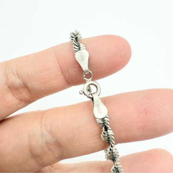 Vintage 925 Italy Sterling Silver Twist
Chain Bracelet - Picture 4 of 6